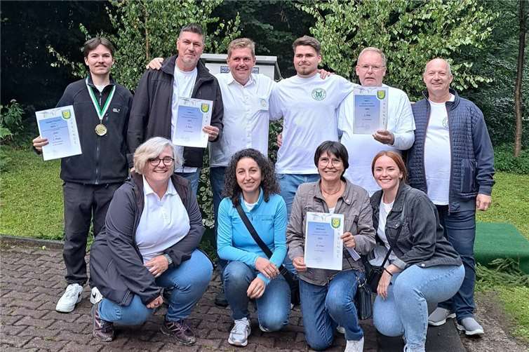 Die drei Mannschaften des Männergesangvereins Höhr e.V. beim Wettkampf in Höhr.  Fotos: privat