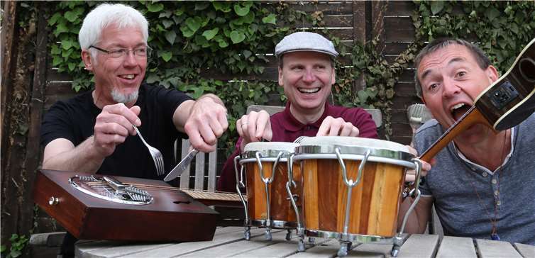 Die drei Musiker von „Do‘s‘n‘Don‘ts“.Foto: privat