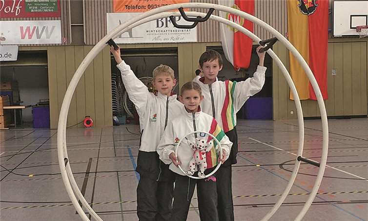 Die drei Nachwuchsturner des TV Remagen konnten einige Gewinne erzielen. Privat