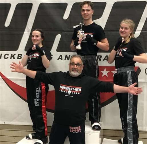 Die drei Wettkämpfer der Kickboxgruppe lieferten gute Leistungen in Öhringen ab. Foto: privat