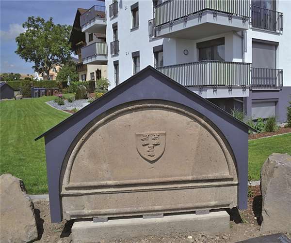 Die drei gekrönten Adlerköpfe: das Wappen des Ritters Johann Bove. privat