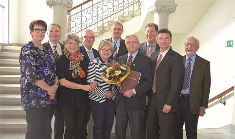 Die drei verdienten Bürger aus dem Landkreis Neuwied wurden für ihr ehrenamtliches Engagement mit der Ehrennadel des Landes Rheinland-Pfalz geehrt.privat