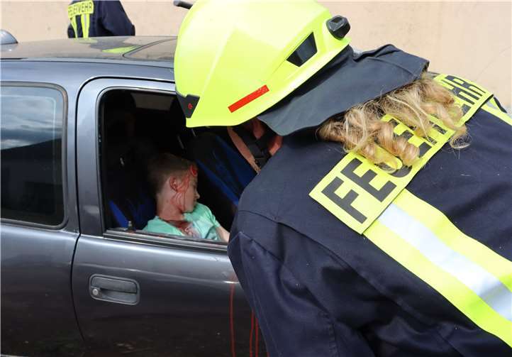 Die dritte Übung des Tages: auf einem Feldweg im Ortsteil Dieblich-Berg sei es zu einem Unfall mit einem PKW gekommen.