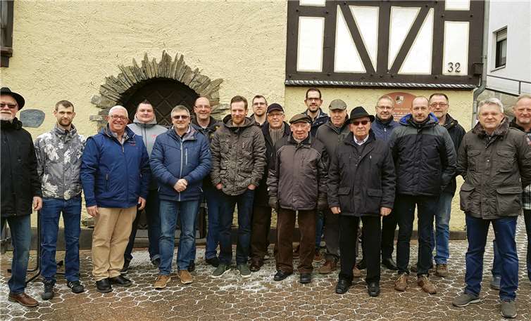 Die ehemaligen 1. Vorsitzenden des Burschenvereins erinnerten sich an die alten Burschenzeiten.privat