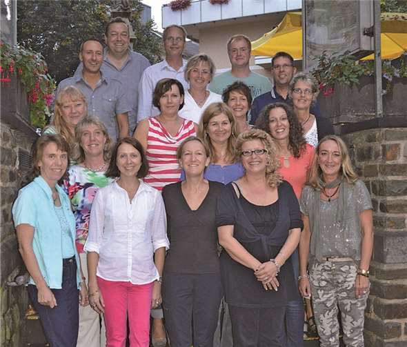 Die ehemaligen Klassenkameraden an der Remagener Realschule freuten sich über das Wiedersehen. AB