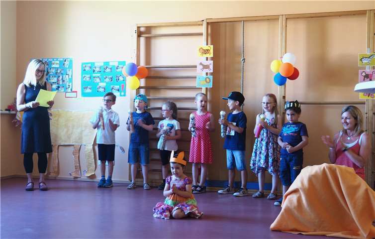 Die ehemaligen „Schnecken“ stellten ihren Familien den neuen Gruppennamen vor.