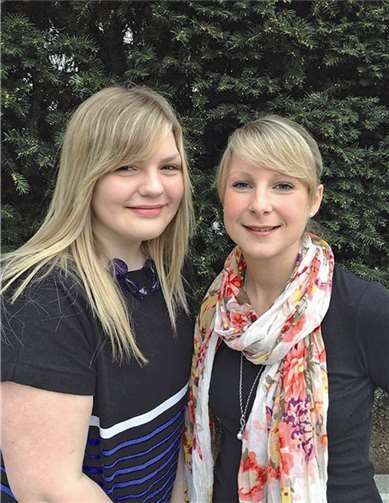 Die ehemaligen Schülerinnen der Realschule Jasmin Kohns und Rebecca Sauerborn berichteten über die Berufs- und Arbeitswelt der Finanzverwaltung. privat