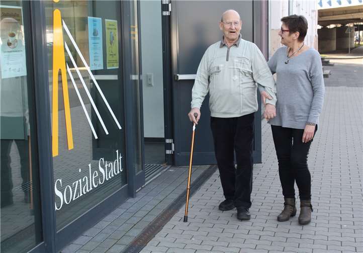 Die ehrenamtlichen Helfer besuchen und begleiten die Senioren bei alltäglichen Tätigkeiten. Privat