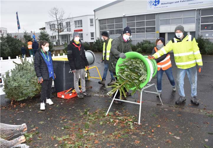 Die ehrenamtlichen Helfer von Georgsring hatten alle Hände voll zu tun. Fotos:EICH