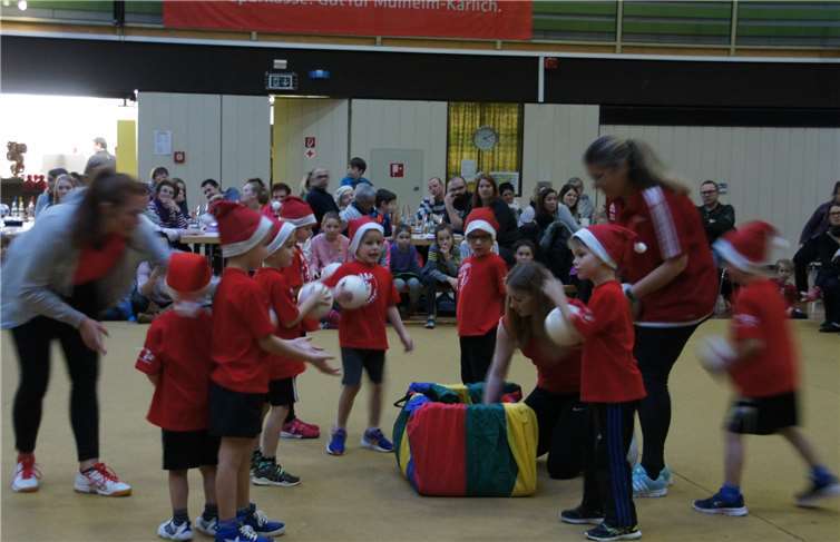 Die einzelnen Gruppen präsentierten ihre eingeübten Vorträge.