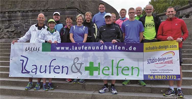 Die engangierten Läufer beim Start am Deutschen Eck. PS