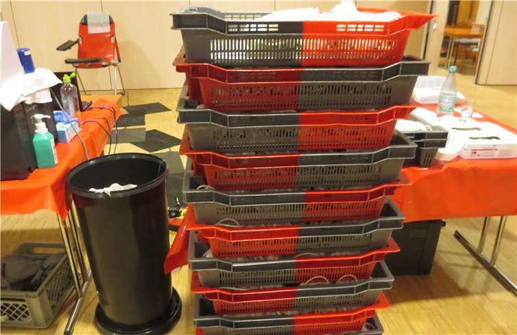 Die entnommen Blutkonserven beim ersten Blutspendetermin in Rhens. Foto: Thomas Bergmann, DRK Rhens