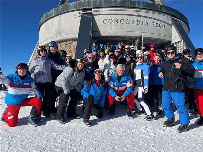 Die erfahrenen TV06-Übungsleiter Horst Jung, Stefan Schwickert, Jörg Schmerer und Ingo Terschanski betreuten die begeisterten Skifreunde.  Foto: privat