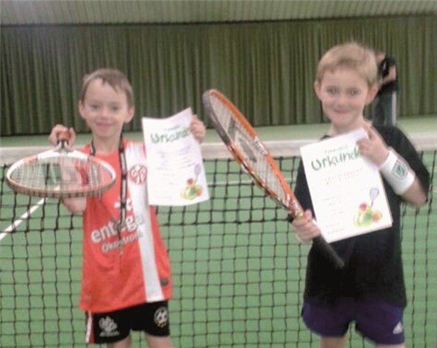 Die erfolgreich Nachwuchs-Tennisspieler. privat