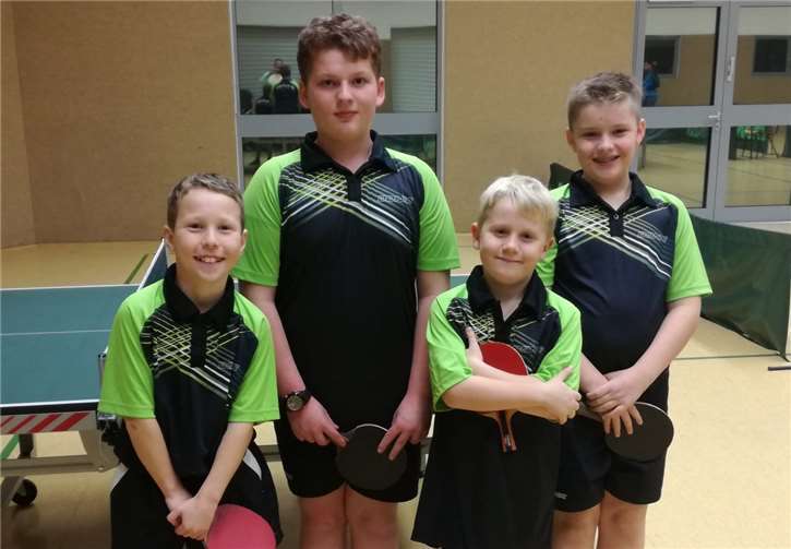 Die erfolgreiche 3. Jugendmannschaft mit (v. l.) Julian Meyer, Tim Berhausen, J. Ordnung und Lukas Holstein. Foto: privat