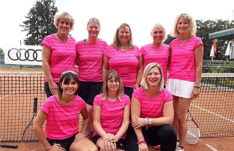 Die erfolgreiche Damen-40-Mannschaft des TC Rengsdorf (hinten von links): Iris Sauter, Natalie Rüdell, Marion Reuland, Jitka Godderidge und Silke Föhst sowie (vorn von links) Petra Fischer, Petra Barg und Larissa Brügge-Niemann. Es fehlt Doris Reifenrath.privat