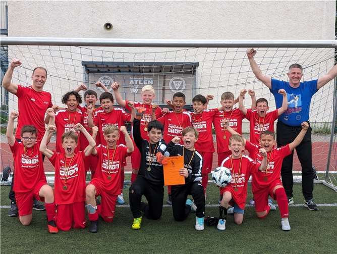 Die erfolgreiche Fußball-Schulmannschaft. Foto: Ina Michel