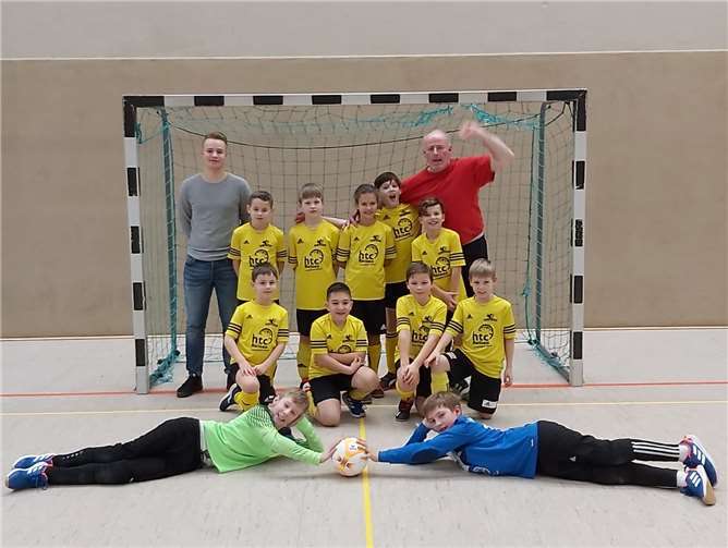 Die erfolgreiche GSG-E1-Mannschaft und ihre stolzen Trainer. Foto: Grafschafter SG