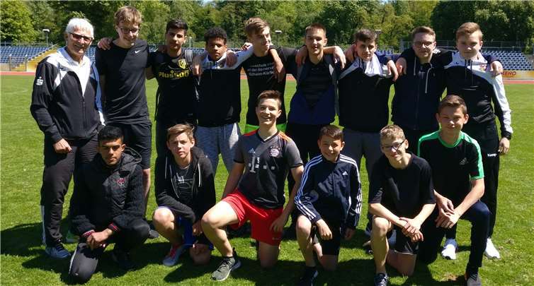 Die erfolgreiche Leichtathletik-Jungen Mannschaft der Realschule plus an der RömervillaFoto: privat