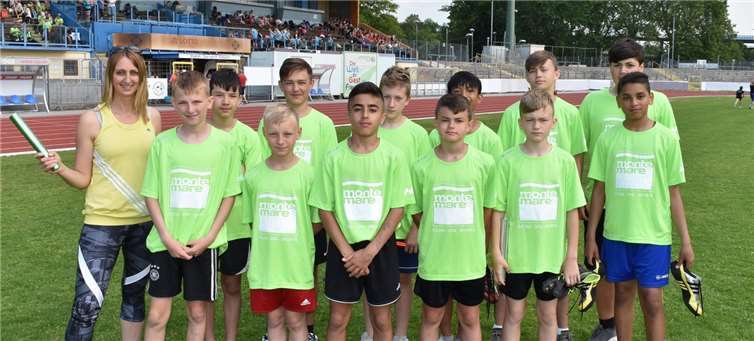 Die erfolgreiche Mannschaft der Wettkampfklasse IV mit ihrer Betreuerin Jessica Henrichs.Foto: privat