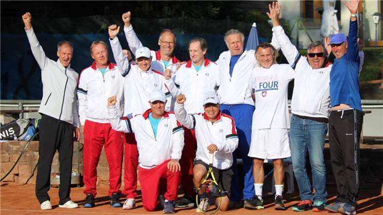 Die erfolgreiche Mannschaft des TC Rheinbach. Fotos: TC Rheinbach