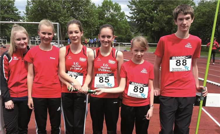 Die erfolgreiche Mannschaft in Bad Neuenahr-Ahrweiler (v.l.): Nina Bauer, Anna Klara Klöckner, Katrin Schneider, Leonie Krechel, Nicole Lisson, Marvin Becker. privat