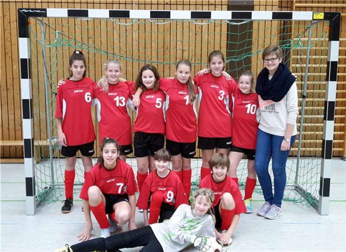 Die erfolgreiche Mannschaft stellte sich gut gelaunt zum Siegerfoto.  Privat