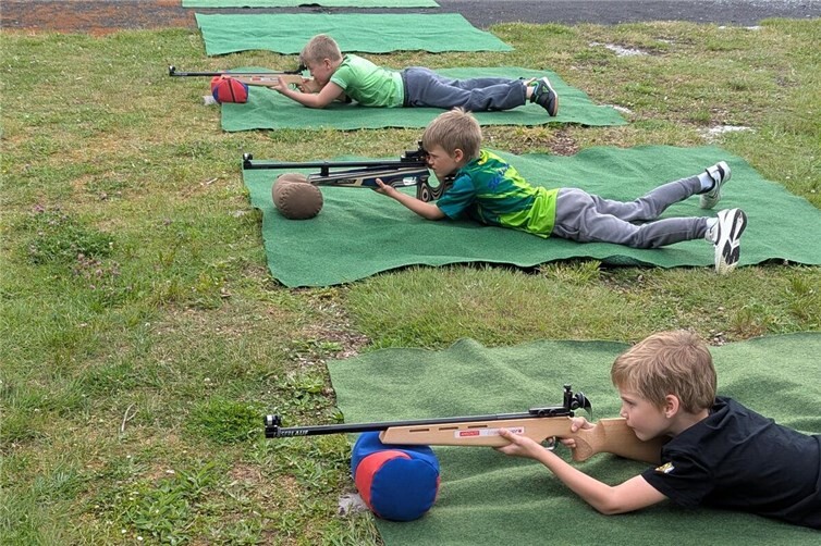 Die erfolgreiche Nachwuchsarbeit der SGi Raubach trägt Früchte. Regelmäßiges Training und viel Engagement bilden die Grundlage für die starken Leistungen beim Bambini-Cup 2026.Phil, Adrian und Carlo