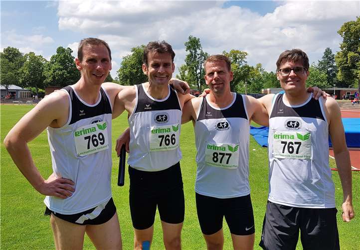 Die erfolgreiche Staffel (v.li.n.re.): Frank Weber, Peter Rübenach, Jens Doetsch und Manuel Bläser. Foto: privat