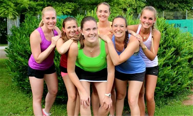 Die erfolgreiche erste Damenmannschaft (v.l.): Melanie Doll, Monique Schmidt, Laura Schwinger, Rebecca Frank, Janine Weihmann und Sonja Rude.privat