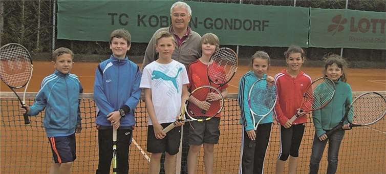 Die erfolgreiche gemischte U 12 Mannschaft mit Betreuer Baecker.privat