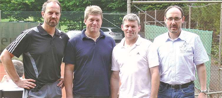 Die erfolgreiche zweite Mannschaft: (Von links) Jörg Heinen, Kai Dalkowski, Frank Nelles und Jörg Stallmann. TC Steimel
