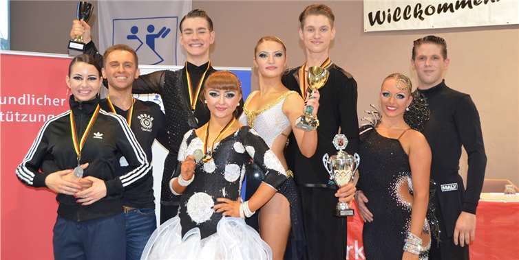 Die erfolgreicheen Tänzer: Buhr/Kurkowski (v.li.), Olschanetzki/Balan, Matej/Tyshchenko und Beck/Renkel. privat