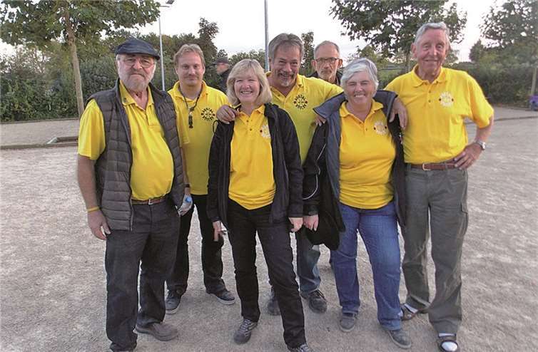 Die erfolgreichen Ahrtalbouler (von links): Kajo Schäfer, Marcus Götzen, Renate Schmandin, Niko Schmandin, Lothar Thelen und Fred Fritzen.privat