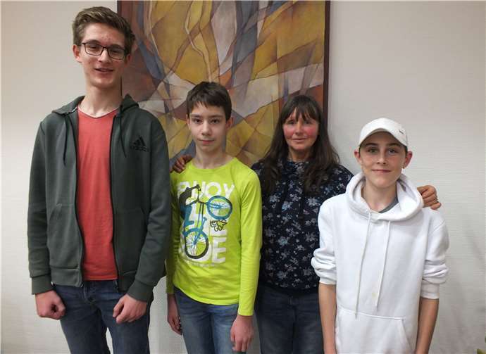 Die erfolgreichen Athleten der Dienstagsgruppe mit Trainerin Ibolya Paech.Fotos: SportFreunde Höhr-Grenzhausen