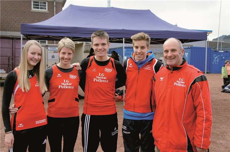 Die erfolgreichen Athleten der LG Maifeld-Pellenz (von links): Anna-Klara Klöckner, Vanessa Brachtendorf, Niklas Iking und Markus Schweikert mit ihrem Trainer.privat