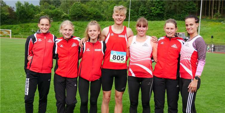 Die erfolgreichen Athleten in Hachenburg: (v.li.) Madita Frieb-Preis, Leonie Kupser, Lena Rotta, Jakob Rotta, Sandra Teller, Jana Krämer, Christine Zeni.Foto: privat