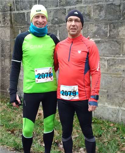 Die erfolgreichen Ausdauerläufer Jörg Dittrich (links) und Gerd Scholze (rechts) freuen sich über ihren Erfolg.Lauftreff Puderbach