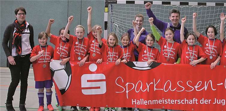Die erfolgreichen E-Mädchen sind erneut Hallenkreismeister. privat