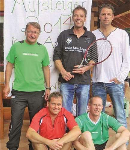 Die erfolgreichen Herren 40 (v.l.n.r.) stehend: Volker Born, Thomas Oettgen, Rolf Oettgen; sitzend: Ingo Schneider, Florian Kluth. privat