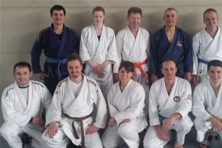 Die erfolgreichen Lehrgangsteilnehmer des JJC Mendig. privat