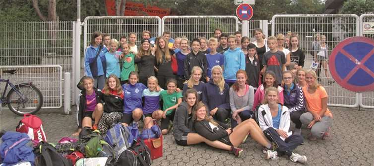Die erfolgreichen Mannschaften des St. Joseph Gymnasiums Rheinbach. privat