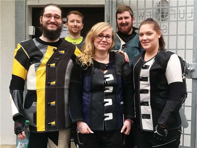 Die erfolgreichen Niedererbacher Schützen (v. l.): Kevin Rompf, Jens Baumgärtner, Sandra Rentzos, Gottfried Pethke, Laura Nöllgen. Foto: privat