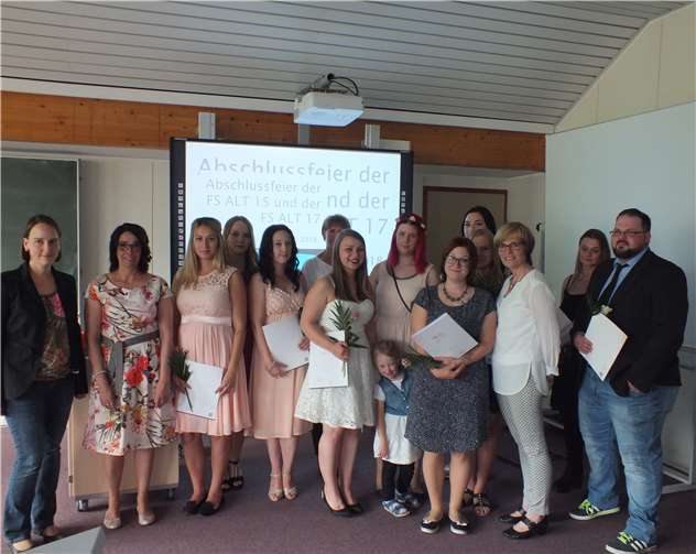 Die erfolgreichen Prüflinge der Fachschule Altenpflege.privat
