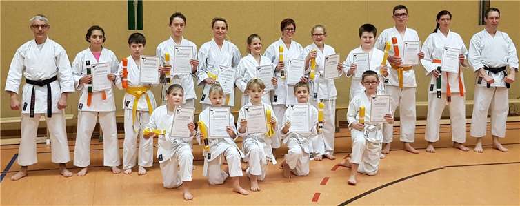 Die erfolgreichen Prüflinge.Privat