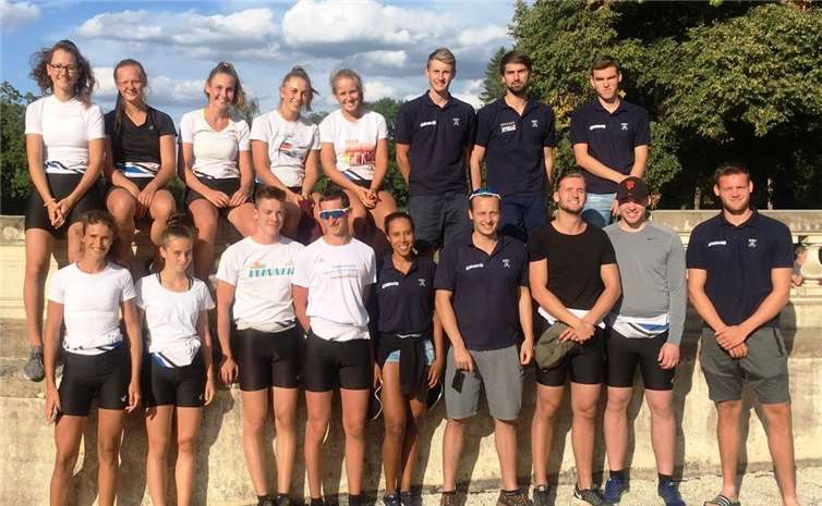 Die erfolgreichen RuderInnen des Koblenzer Ruderclub RhenaniaFoto: privat