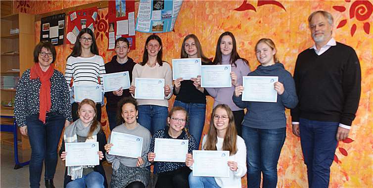 Die erfolgreichen Schüler des Rhein-Gymnasiums. privat