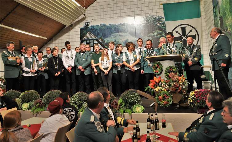 Die erfolgreichen Schützen aus dem Kreis Neuwied bei der Siegerehrung.