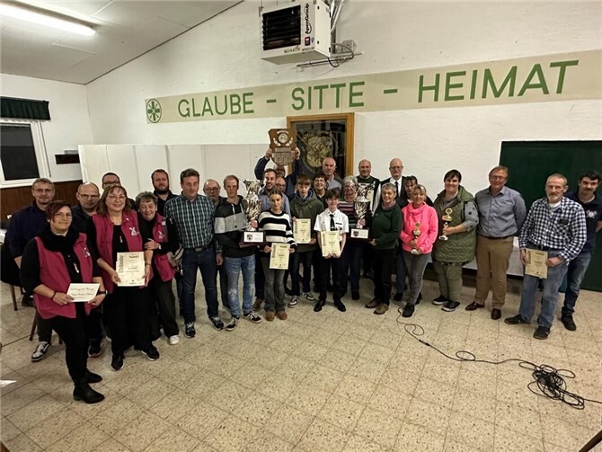 Die erfolgreichen Schützinnen und Schützen des Verbandsgemeinde-Pokalschießens 2025. Foto: Stefan Pauly/VG-Verwaltung Mendig