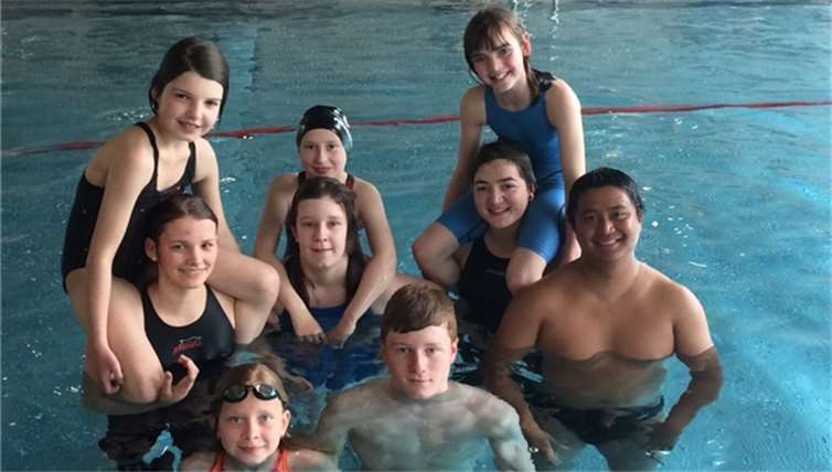 Die erfolgreichen Schwimmer der SF 09 Puderbach: Lea Sophie Haag, Lena Schmidt, Celine Andres, Lea Groß, Franka Schäfer, Florian Hauser, Anna Schmidt, Pauline Schmidt, Wiroj Klein (v.li.n.re.). -UP-